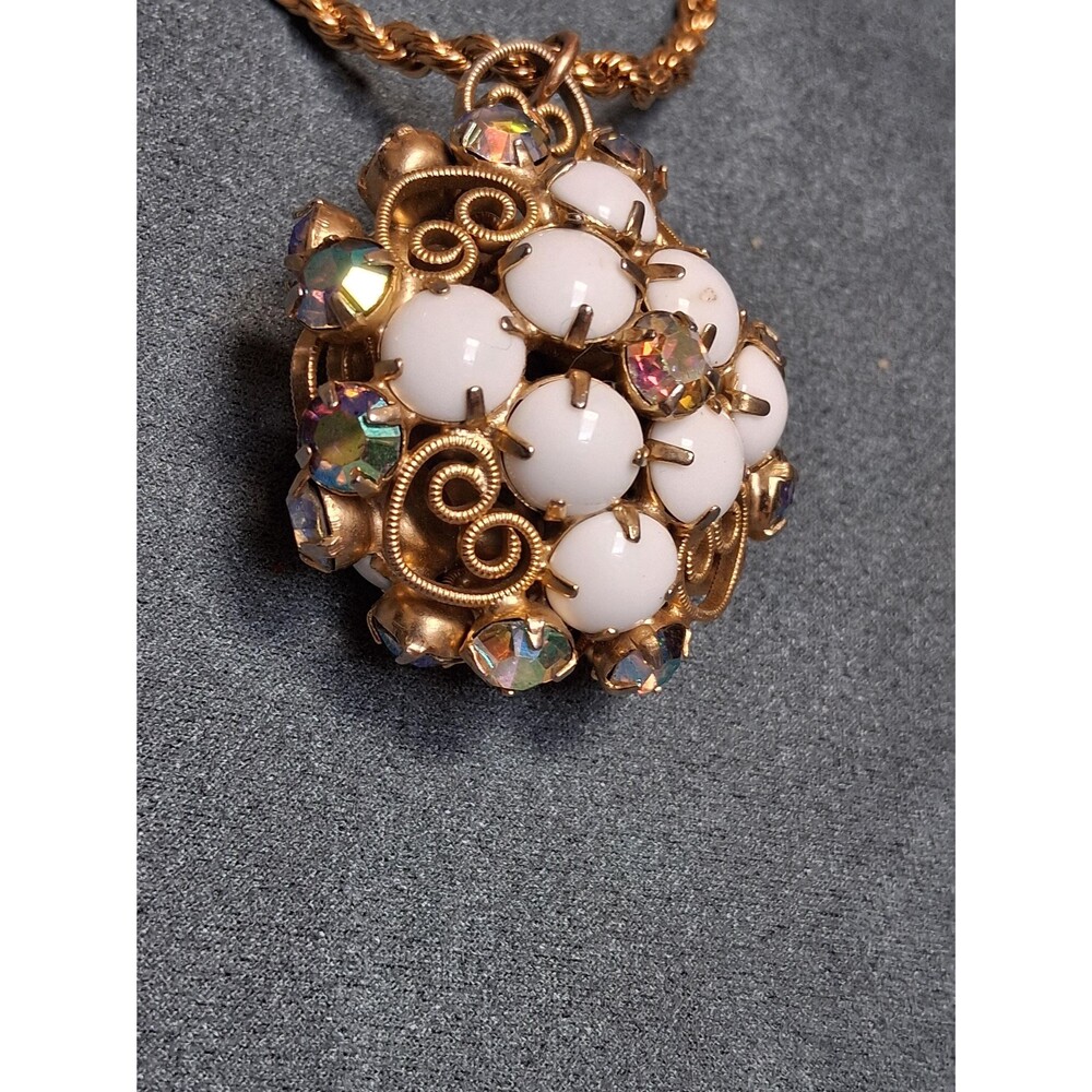 Juliana D&E Milk Glass Filigree Necklace Vintage - Picture 4 of 8
